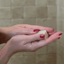 Charger l'image dans la galerie, Après-shampoing solide à l'huile de Chanvre - parfum figue & lait de coco - Version 2