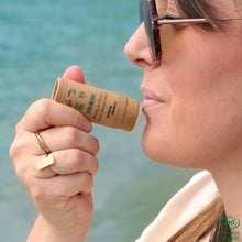 Charger l'image dans la galerie, Stick Solaire Spf50 Minéral Solide À Lhuile De Karanja - Version 2 Crème