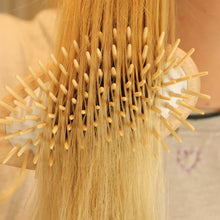 Charger l'image dans la galerie, Brosse à cheveux en bois de Hêtre Naturel Brosse à cheveux