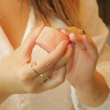 Charger l'image dans la galerie, Crème solide enrichie à l'huile de noisette