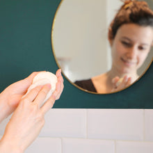 Charger l'image dans la galerie, Démaquillant Naturel Solide à l'huile de Jojoba