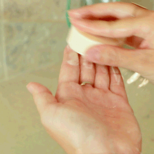 Charger l'image dans la galerie, Démaquillant solide à l'huile de jojoba