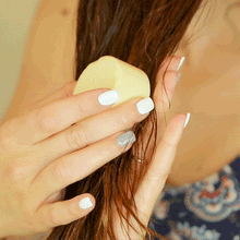 Charger l'image dans la galerie, Soin capillaire solide à l'huile de prune